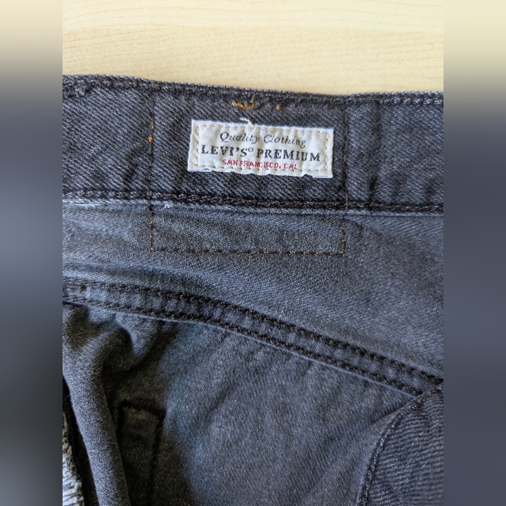 LEVI'S 501 Black‎ Distressed Cut Off Denim Shorts - Picture 10 of 16